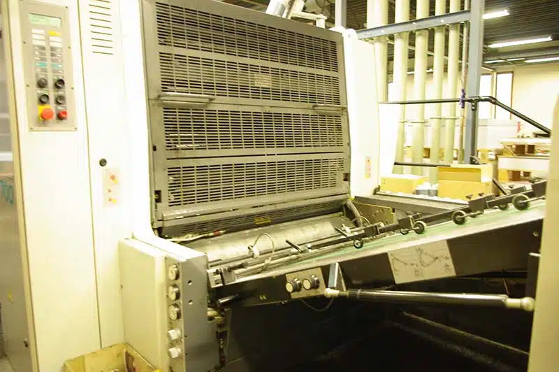 En maskin i et trykkeri